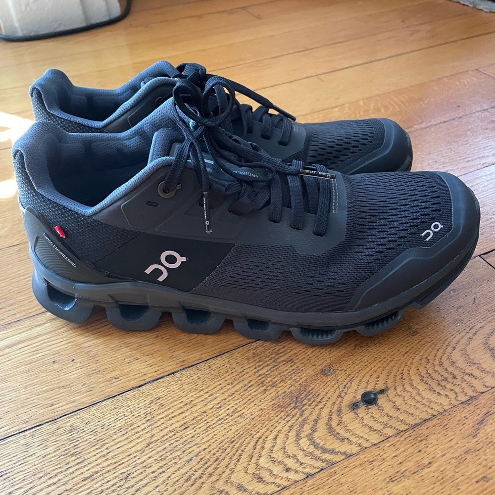 On Running Cloudace, Women’s 8.5, Black and Gray,